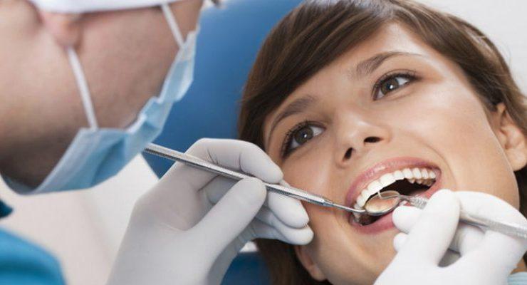 دكتور الأسنان