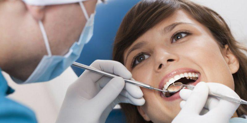 دكتور الأسنان