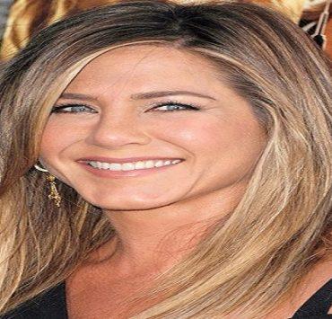 جينيفر أنستون ومعركتها من أجل الانجاب