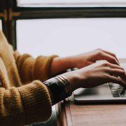 كيفية إضافة الخطوط في Google Docs