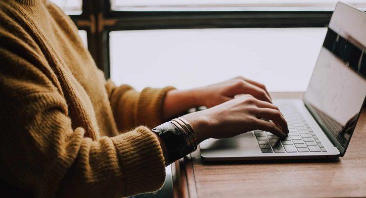 كيفية إضافة الخطوط في Google Docs