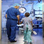 كيف تعلم طفلك الشجاعة