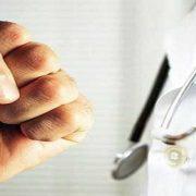 الاعتداء على الطواقم الطبية