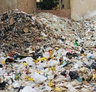 مشكلة القمامة في شارع الرحمة