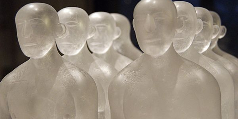 أشهر نزلاء مستشفى برودمور الإنجليزي “جراهام فريدريك يونج و بيتر بريان” الزجاج