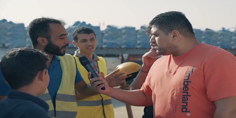 مذيع الشارع