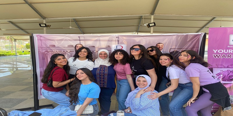 طلاب الإعلام جامعة الأهرام الكندية