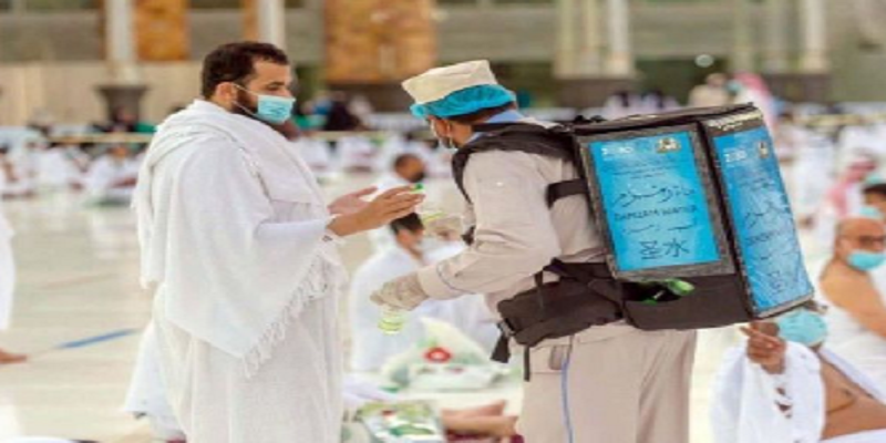 ماء زمزم بئر يفيض بخيرات الله للبشرية ماء زمزم