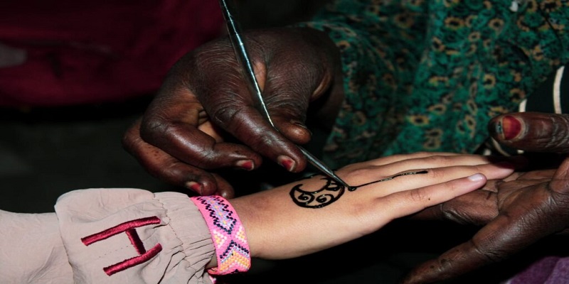 سودانية في حب المعز