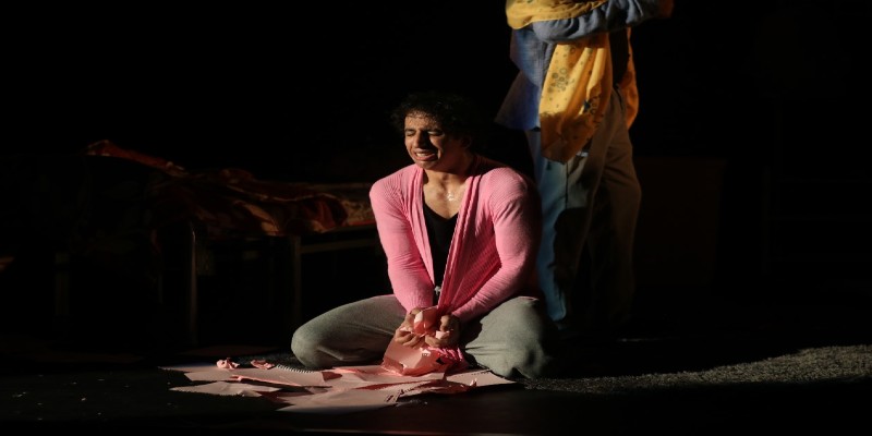 عرض إصبع روج