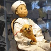 الدمية روبرت