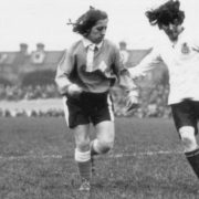 كرة القدم النسائية