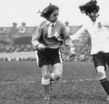 كرة القدم النسائية