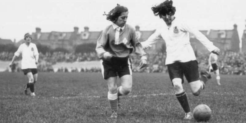 كرة القدم النسائية