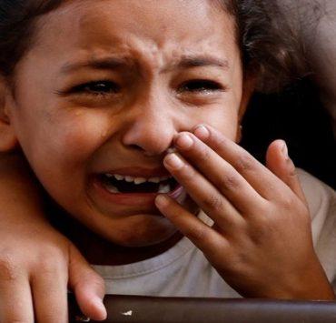 هل التزم الاحتلال بساعات الهدنة التي حددها في قطاع غزة؟ الأطفال في غزة