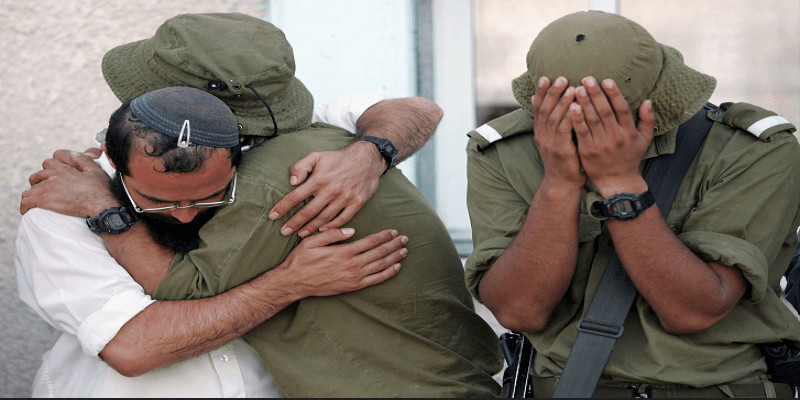 لعنة العقد الثامن 1