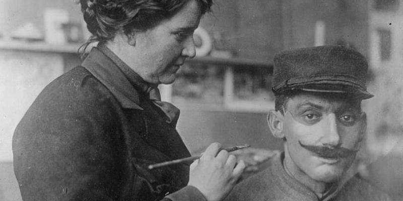 آنا كولمان لاد..النحاتة الأمريكية التي أعطت الجنود المصابين فرصة ثانية للحياة الجنود