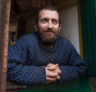 ضفدع وصديق أزرق..إلى الحضانة ومروة وأشياء أخرى المال