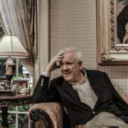 الملياردير