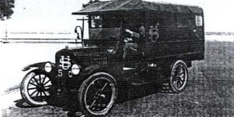 من خيول الرومان إلى العربات المُطورة.. عن تاريخ نشأة وتطور سيارة الإسعاف سيارة الإسعاف