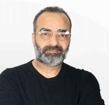 الممثل ياسر إبراهيم