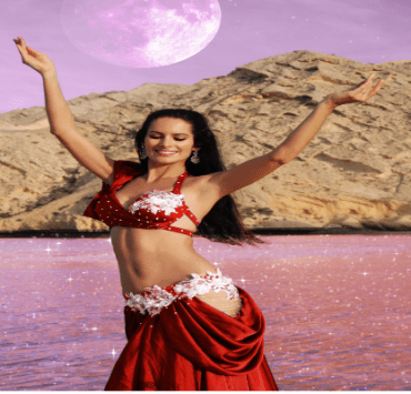 “صور” يوم أن لعب الفنانون كرة القدم مع موظفين التلفزيون في مصر بدلة الرقص