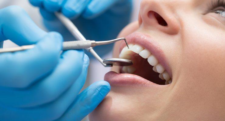 طبيب الأسنان