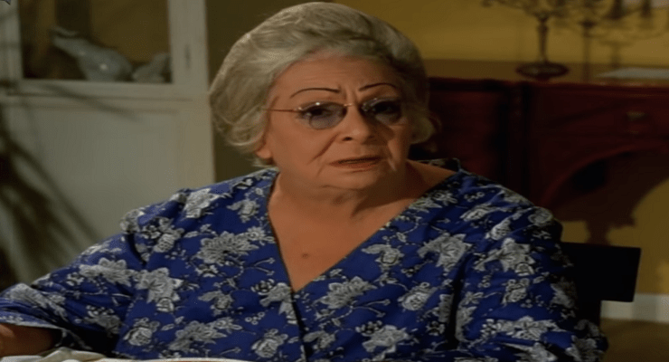 الفنانة دولت أبيض