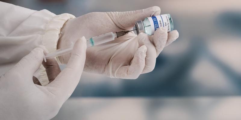 العلماء في حيرة من أمرهم بسبب رجل تم تطعيمه 217 مرة ضد فيروس كورونا فيروس كورونا