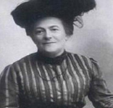 كلارا زيتكين