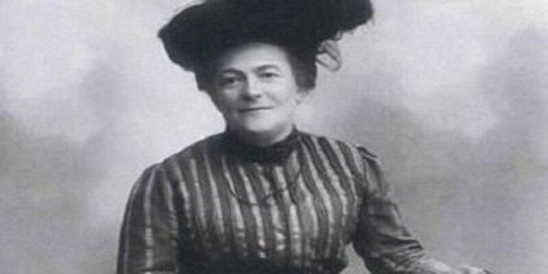 كلارا زيتكين