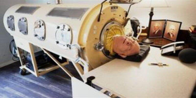 رجل الرئة الحديدية يودع العالم بعد 70 عامًا رجل الرئة الحديدية