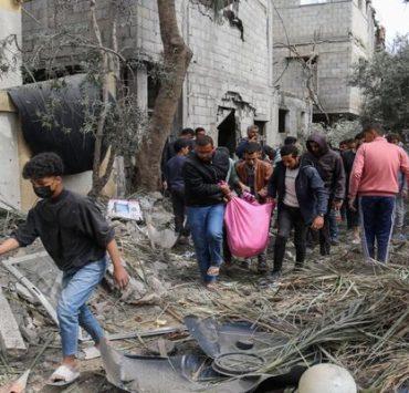 حضري البطاطس المحشية مع صلصة الطماطم الشهية غزة والحرب