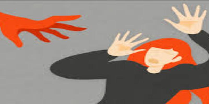 أخ يكسر عصا على رأس أخته حتى ترتدي الحجاب الحجاب