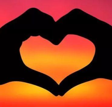 طفل صغير بعقلية مبرمج.. مشروع مريم سعد الذي تجاوز حدود المحلية التعبير عن الحب