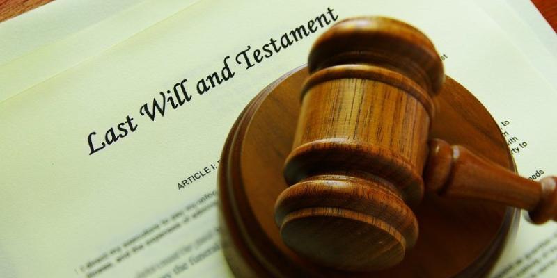 امرأة تترك ميراث بقيمة ٥ ملايين دولار لمقدمة الرعاية وتتجاهل أقاربها تمامًا الميراث