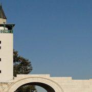 رأس الحسين في دار خزائن السلاح