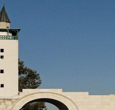 رأس الحسين في دار خزائن السلاح