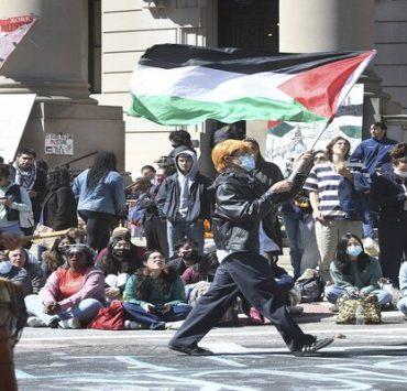 كواليس لوحات وصف مصر “كوميديا رد فعل أهل النوبة على رسمهم” احتجاجات الجامعات الأمريكية