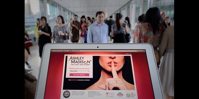 موقع أشلي ماديسون