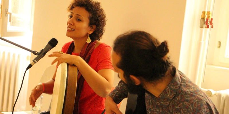 الفنانة عبير علي في حوار مع الميزان: أردت أن أنقل ثقافتي إلى برلين وأحب لقب فنانة عبير علي