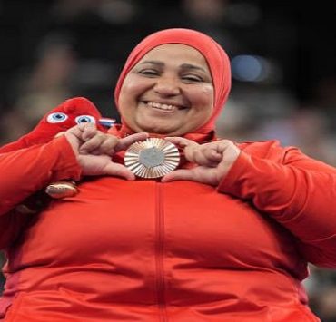 سيرة بيرلو (5).. من قتل جون لينون؟ نادية فكري