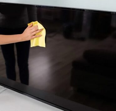 استمتع دومًا بصورة أفضل من خلال تنظيف شاشة التليفزيون بهذه الطريقة الآمنة