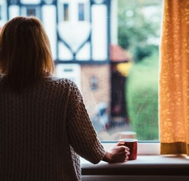 زمن والوحدة وما بينهما