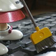 كيفيات تعقيم الكيبورد والماوس وتنظيفهما كليًا بأبسط الطرق وأكثرها فعالية