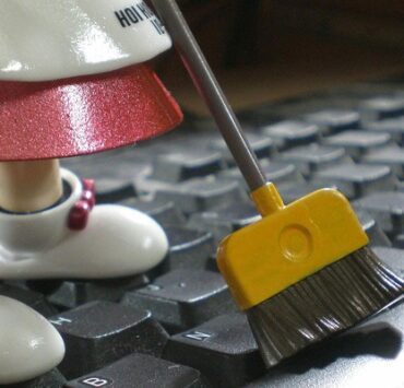 كيفيات تعقيم الكيبورد والماوس وتنظيفهما كليًا بأبسط الطرق وأكثرها فعالية