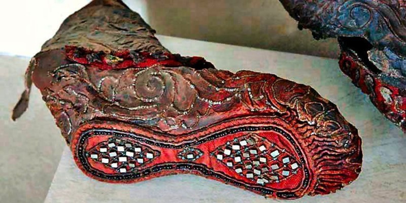 اكتشاف حذاء يرجع لشعب السكوثيون عمره 2300 عام في حالة ممتازة حذاء