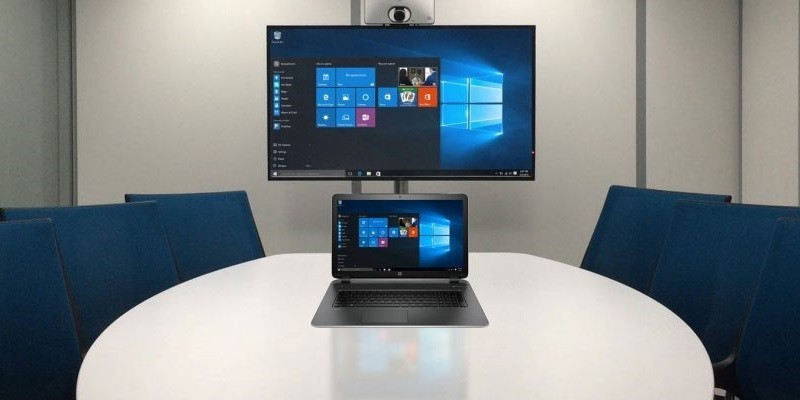 تشغيل اللابتوب على التليفزيون سلكيًا أو لاسلكيًا... دليل كامل لكافة الميزانيات