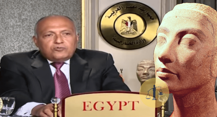 تمثال سامح شكري