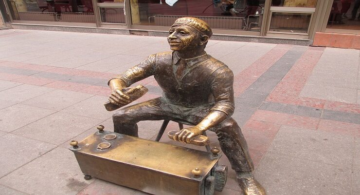 عامل الورنيش